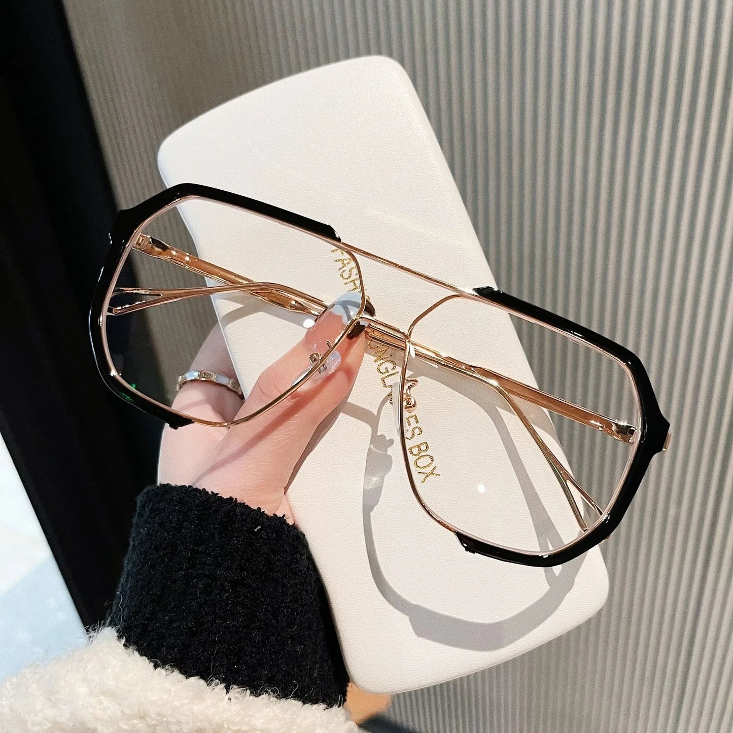 Oversized One-Piece Sunglasses That Break the Rules
