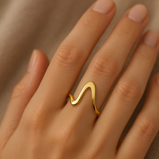 Vintage Geometric Wave Ring – Elegant & Adjustable Statement Jewelry