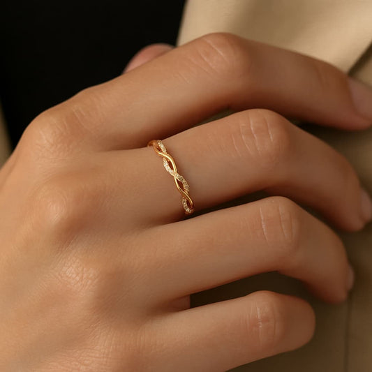 Minimalist Crystal Twist Band – Stylish Thin Ring