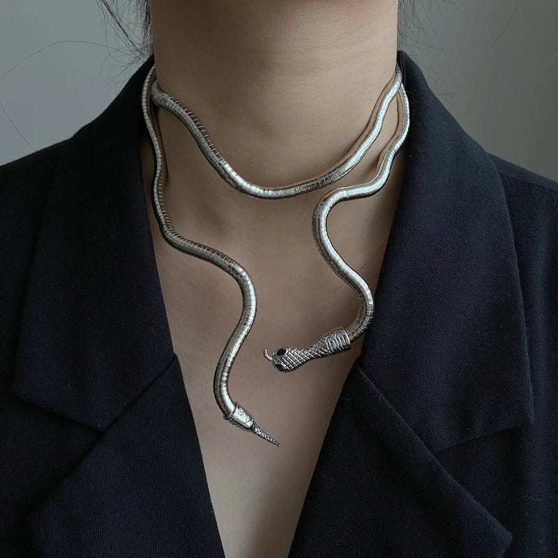 Trendy Snake Chain Necklace – Sleek & Modern Statement Jewelry