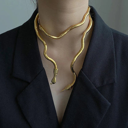 Trendy Snake Chain Necklace – Sleek & Modern Statement Jewelry