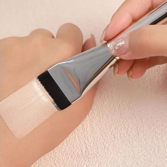 Precision One Line Foundation Brush - No Streaks, Perfect Finish