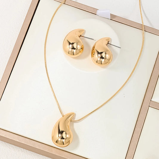 Elegant 3-Piece Feng Shui Jewelry Set – Necklace & Earrings for a Stylish Look