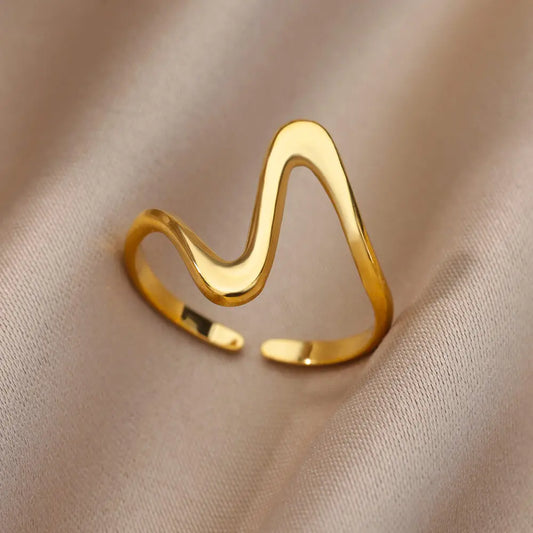 Vintage Geometric Wave Ring – Elegant & Adjustable Statement Jewelry