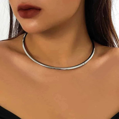 Punk Smooth Metal Round Choker Necklace – Bold & Minimalist Design