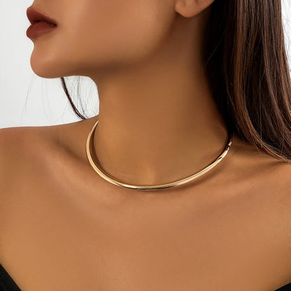 Punk Smooth Metal Round Choker Necklace – Bold & Minimalist Design