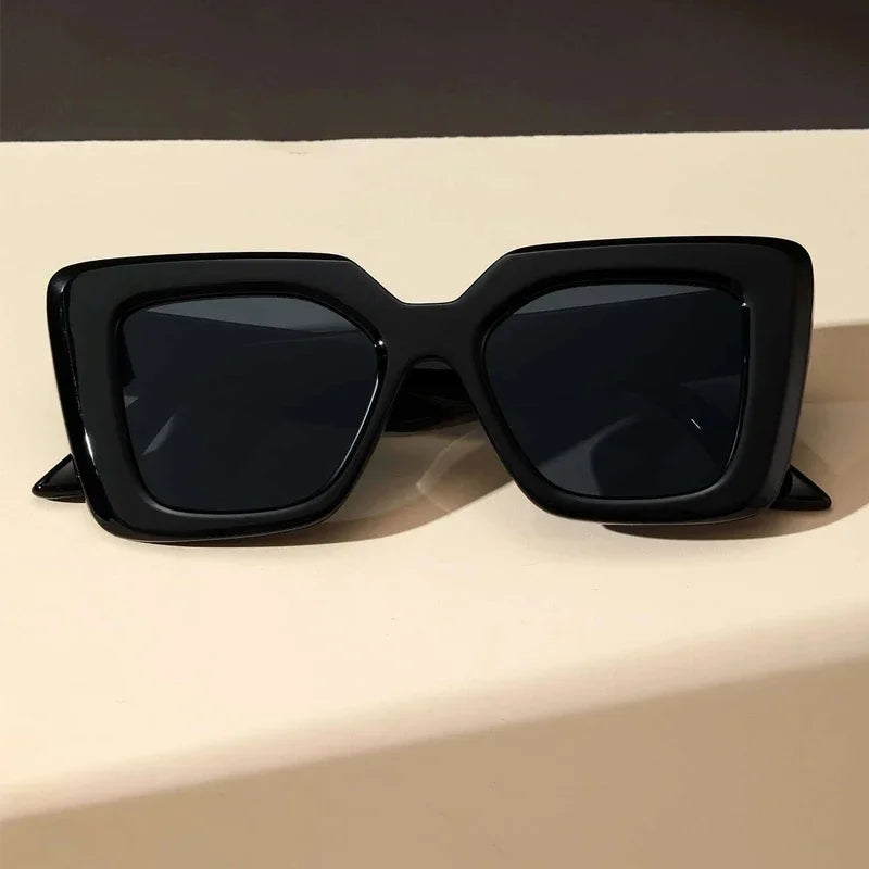 Oversized Square Sunglasses – Bold and Fashion-Forward for 2024