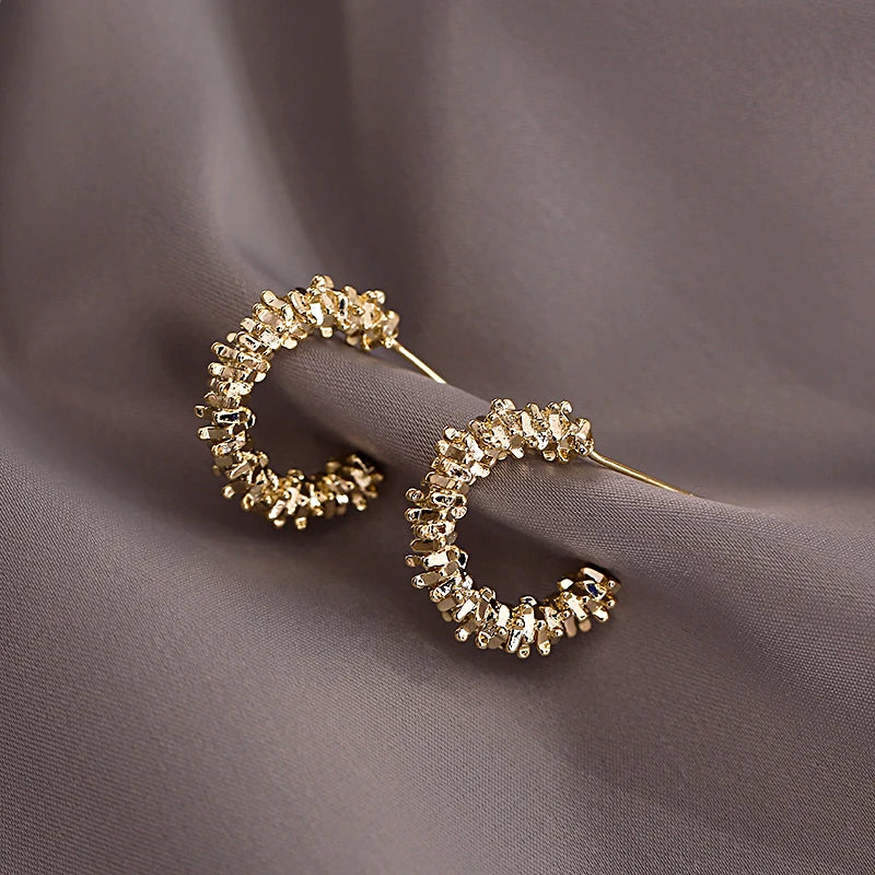 Vintage Twisted Wave Metal C-Shaped Earring